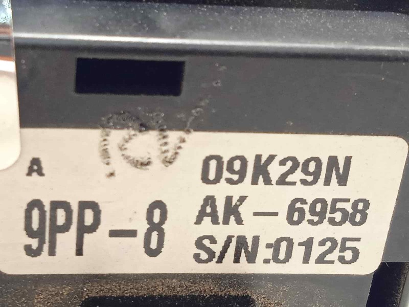 Recambio de caja reles / fusibles para ssangyong kyron 2.0 referencia OEM IAM 8231009081  