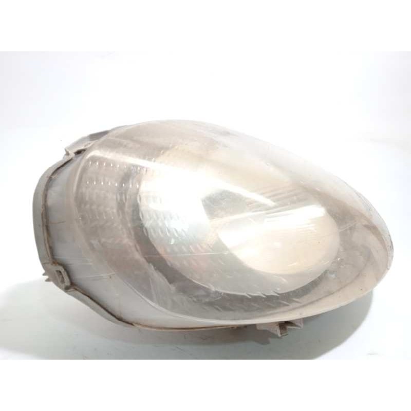 Recambio de faro derecho para nissan primastar (x83) 1.9 dci diesel cat referencia OEM IAM 7700311372  91165720