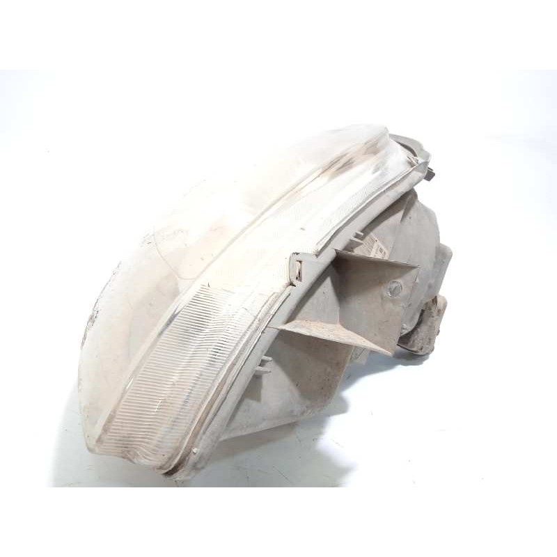 Recambio de faro derecho para nissan primastar (x83) 1.9 dci diesel cat referencia OEM IAM 7700311372  91165720