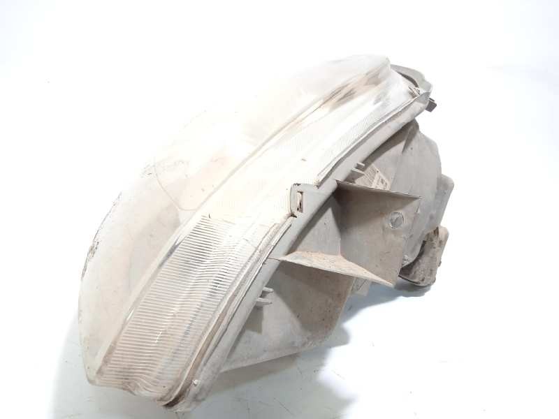 Recambio de faro derecho para nissan primastar (x83) 1.9 dci diesel cat referencia OEM IAM 7700311372  91165720