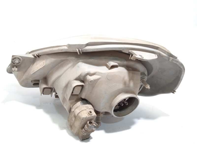 Recambio de faro derecho para nissan primastar (x83) 1.9 dci diesel cat referencia OEM IAM 7700311372  91165720