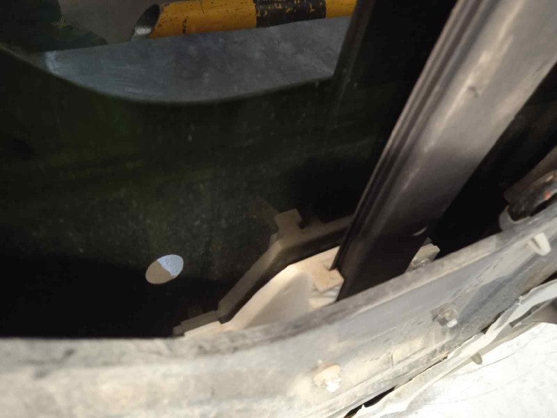 Recambio de puerta trasera izquierda para ssangyong kyron 2.0 referencia OEM IAM 6300308103  