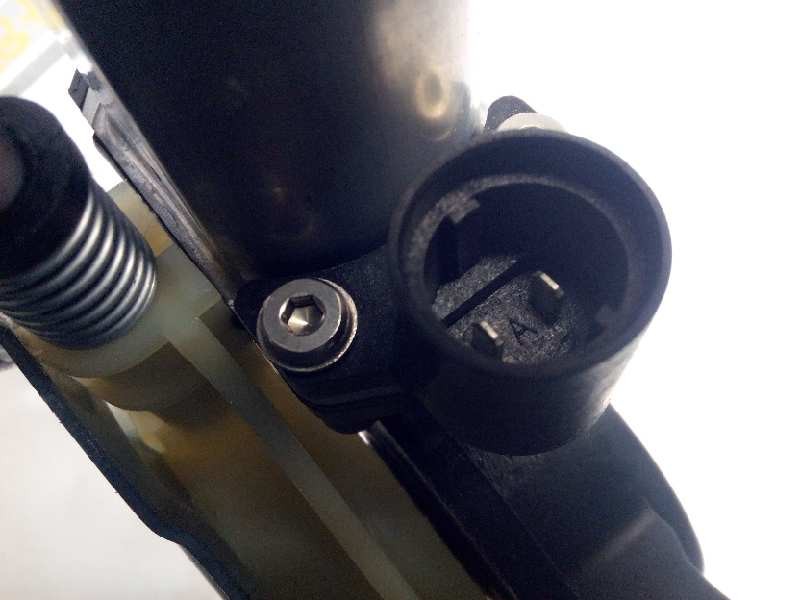 Recambio de elevalunas delantero derecho para renault kangoo profesional referencia OEM IAM 807207012R  