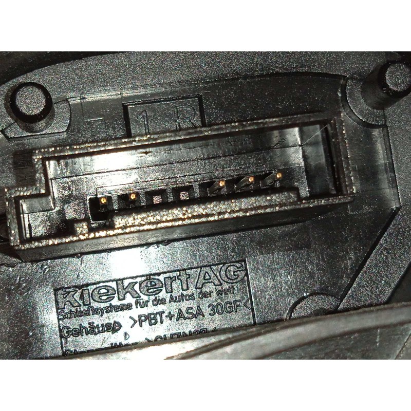 Recambio de cerradura puerta trasera derecha para bmw serie 7 (f01/f02) 740i referencia OEM IAM 7185688  51225A36E16