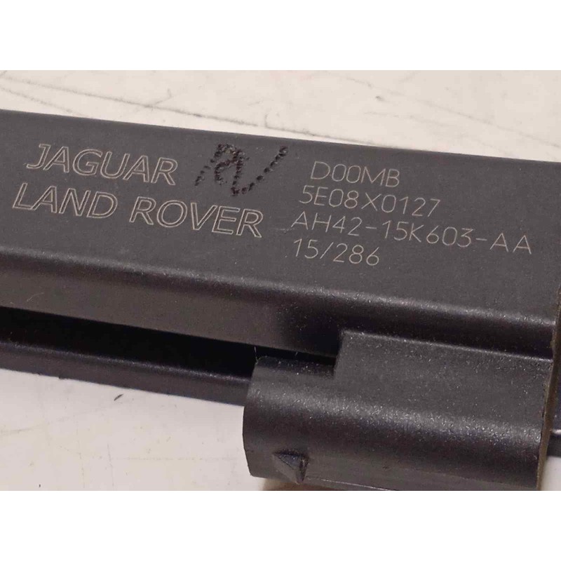 Recambio de antena para land rover evoque 2.0 td4 cat referencia OEM IAM AH4215K603AA  LR012709