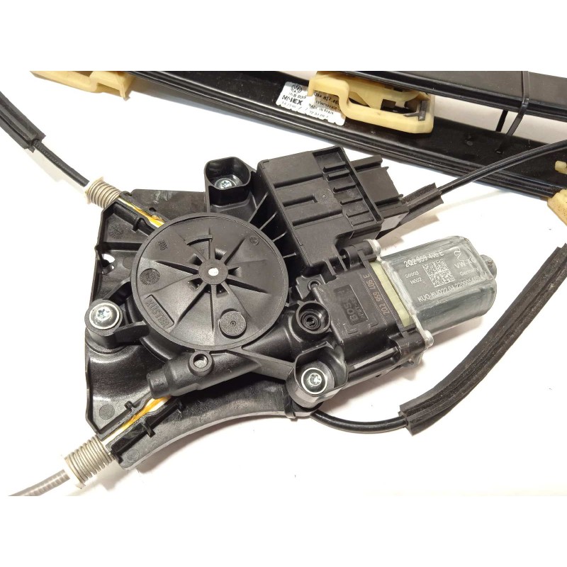 Recambio de elevalunas delantero derecho para volkswagen t-cross 1.0 tsi referencia OEM IAM 2GM837462B  