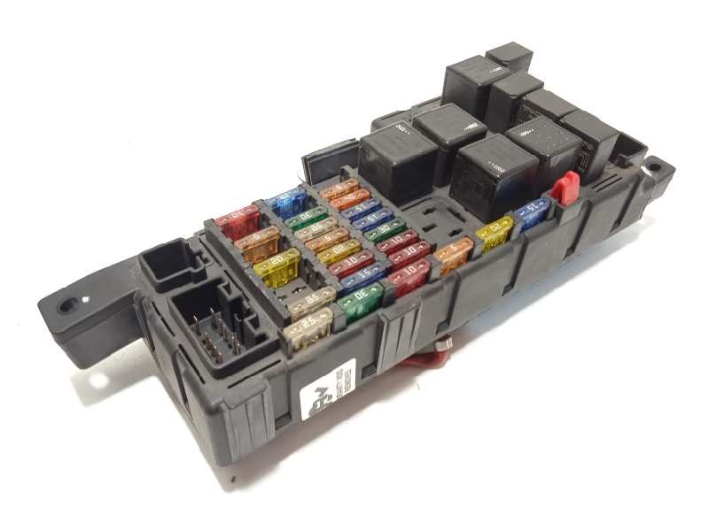 Recambio de caja reles / fusibles para volvo s60 berlina 2.4 d referencia OEM IAM 8678449  