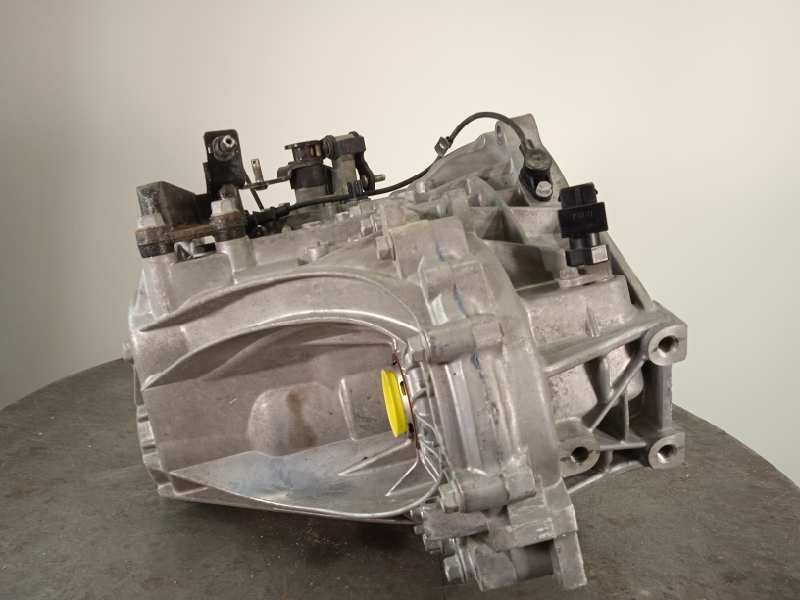 Recambio de caja cambios para hyundai i20 style referencia OEM IAM W8M6A  4300032300