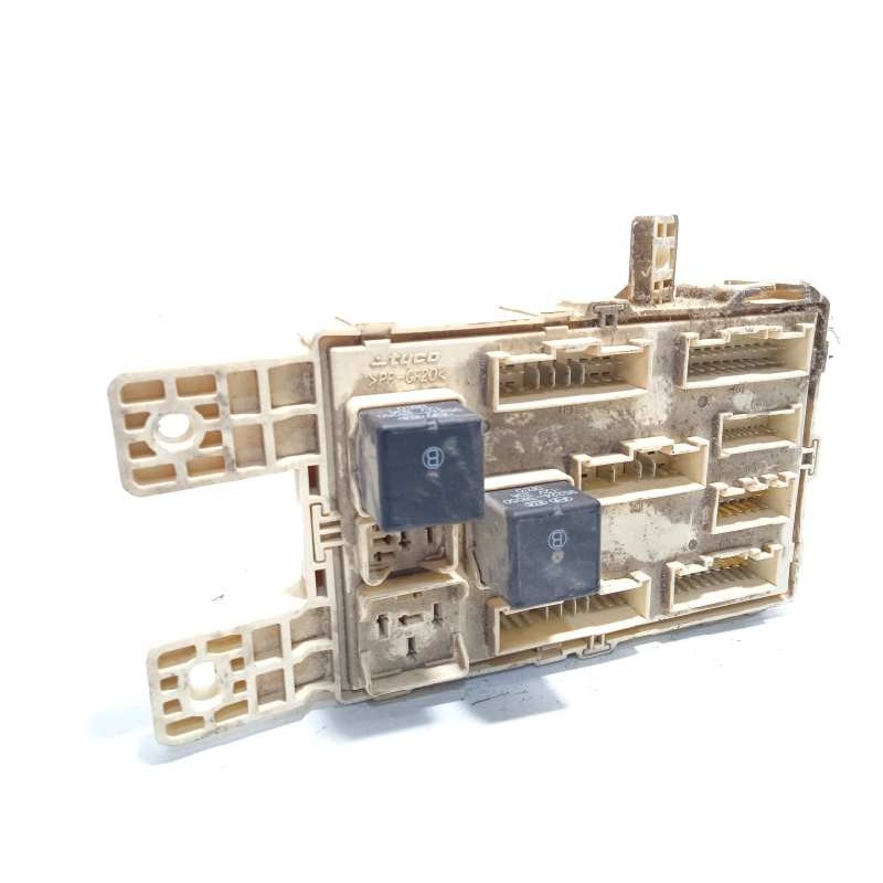 Recambio de caja reles / fusibles para hyundai h1 travel referencia OEM IAM 919504H031  