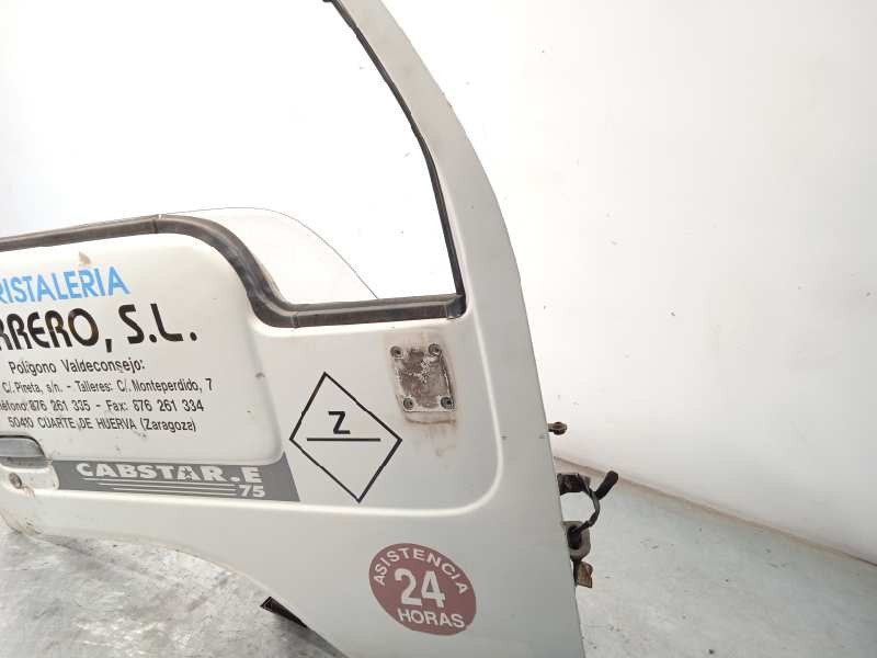 Recambio de puerta delantera derecha para nissan cabstar 2.3 referencia OEM IAM NOREF  
