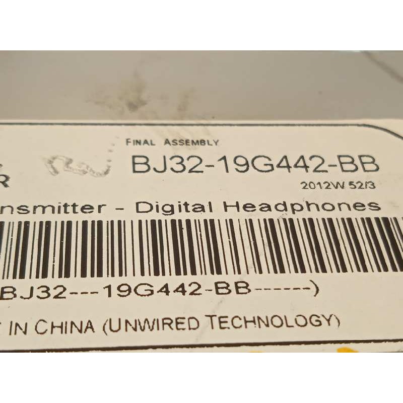 Recambio de antena para land rover evoque dynamic referencia OEM IAM BJ3219G442BB  LR028885