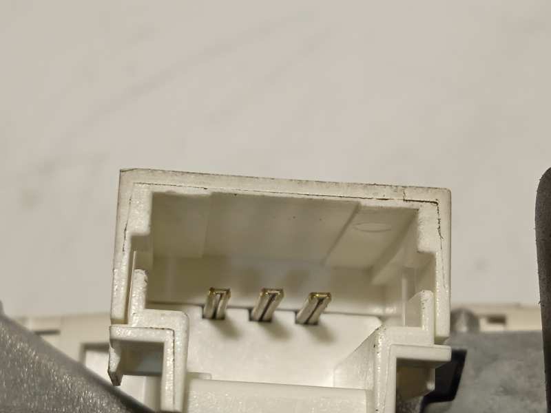 Recambio de motor limpia trasero para peugeot 5008 access referencia OEM IAM 9680477480 53031812 6405JQ