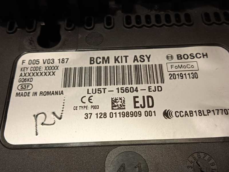 Recambio de caja reles / fusibles para ford fiesta (ce1) trend referencia OEM IAM LU5T15604EJD  2432482