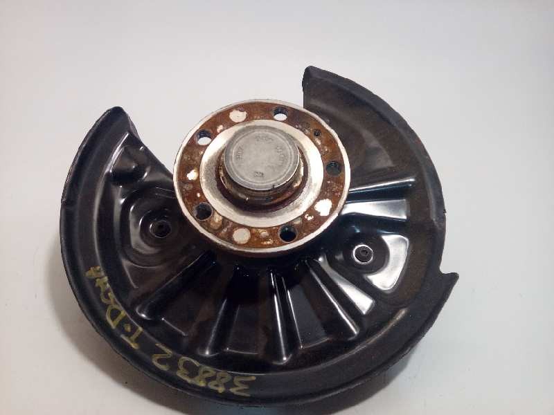 Recambio de mangueta trasera derecha para volkswagen passat lim. (3g2) advance bmt referencia OEM IAM 3Q0505434G  3G0598611A