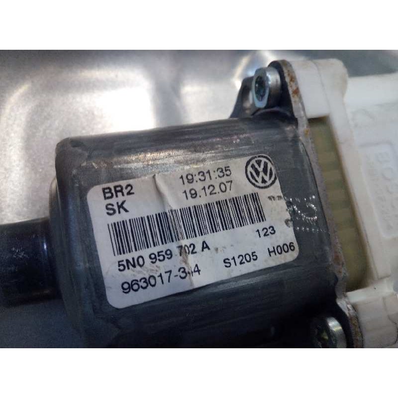 Recambio de elevalunas delantero derecho para volkswagen tiguan (5n1) 2.0 tdi referencia OEM IAM 5N1837730  5N0837462
