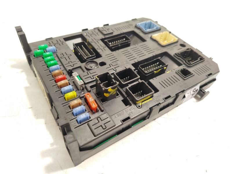 CAJA RELES / FUSIBLES 9664059180 1663372780 