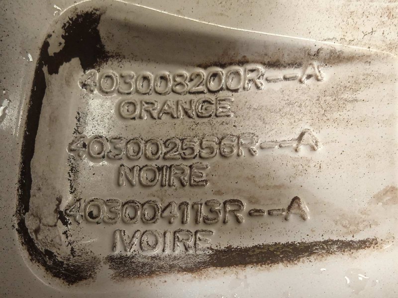 Recambio de llanta para renault captur dynamique referencia OEM IAM 403002556R  