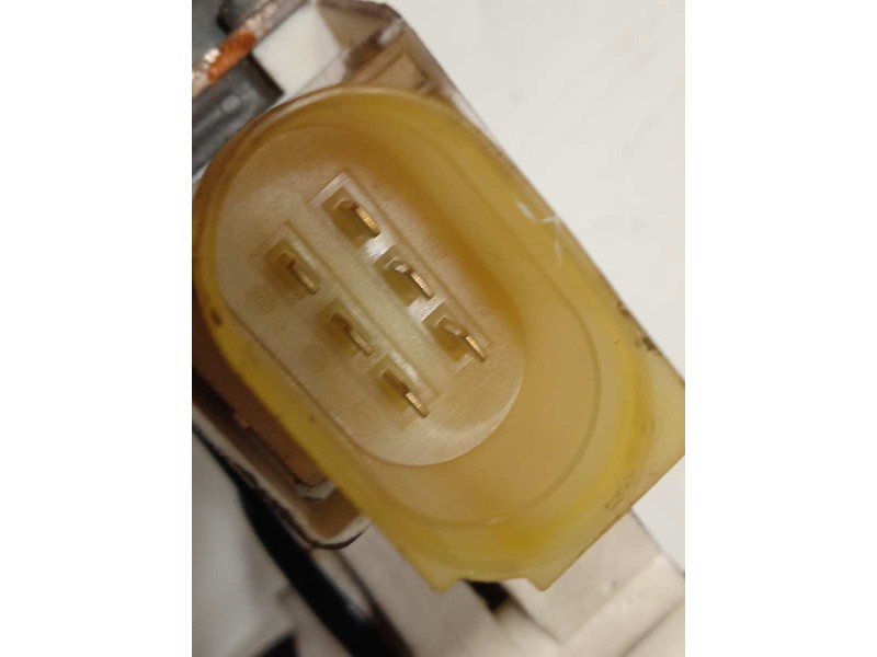 Recambio de elevalunas delantero izquierdo para bmw serie 1 berlina (e81/e87) 116i referencia OEM IAM 7138465  6927027