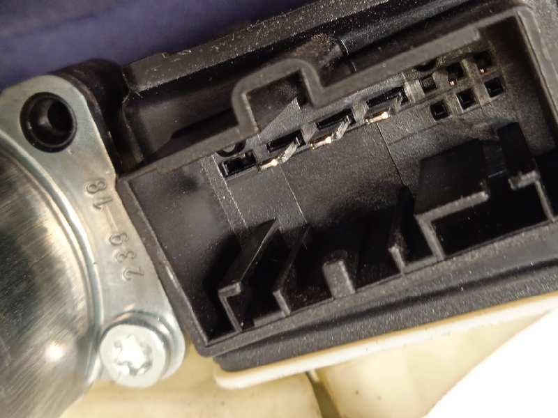 Recambio de elevalunas trasero izquierdo para volkswagen polo 1.0 tsi referencia OEM IAM 2G6839461C  5Q0959811D