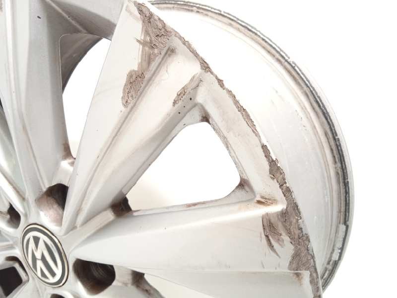 Recambio de llanta para volkswagen polo 1.0 tsi referencia OEM IAM 2G0601025S  2G0601025S8Z8