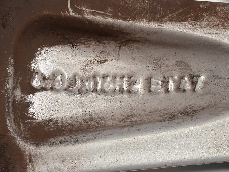 Recambio de llanta para volkswagen polo 1.0 tsi referencia OEM IAM 2G0601025S  2G0601025S8Z8