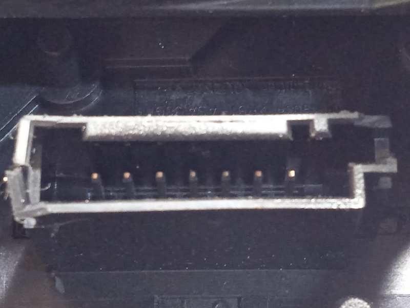 Recambio de cerradura puerta delantera derecha para bmw serie 1 berlina (e81/e87) 120d referencia OEM IAM 7167068  51217167068