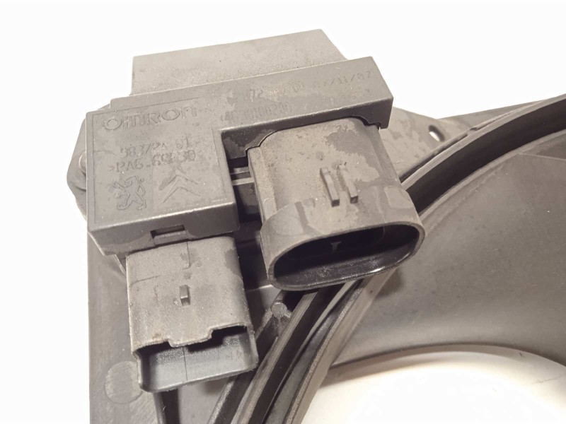 Recambio de electroventilador para peugeot 207 cc básico referencia OEM IAM 9653804080  9812028580