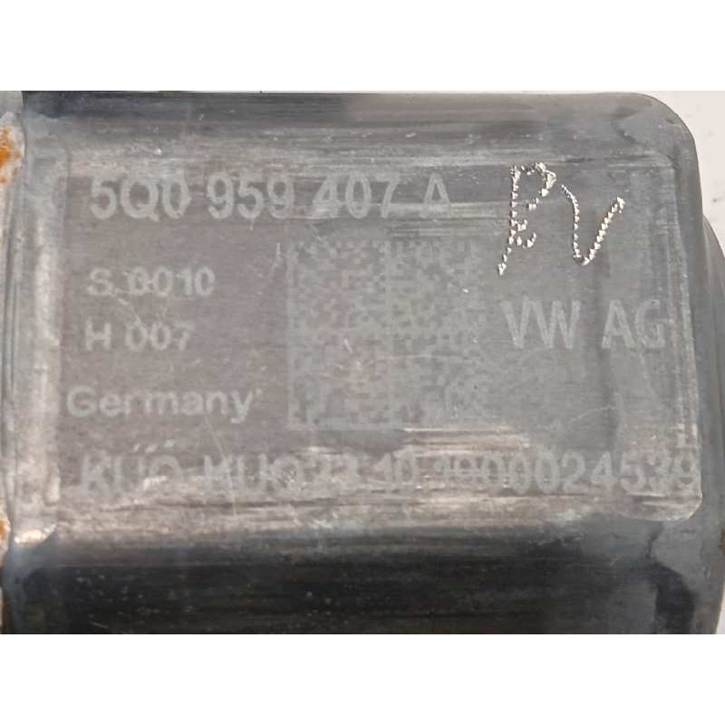 Recambio de elevalunas trasero derecho para skoda fabia combi 1.0 tsi referencia OEM IAM 5Q0959407A  