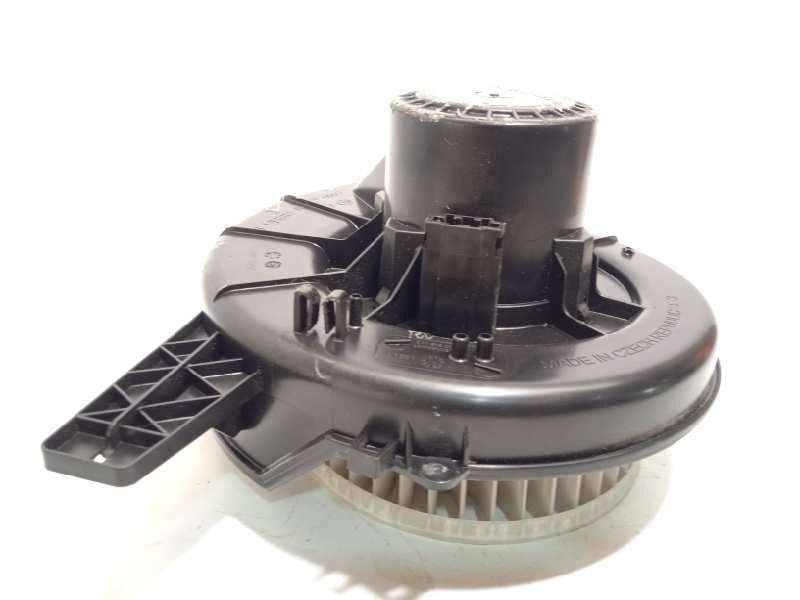 Recambio de motor calefaccion para skoda fabia combi 1.0 tsi referencia OEM IAM 6R1819015A  