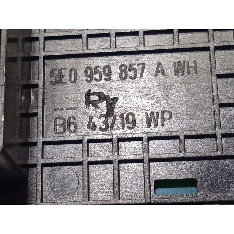 Recambio de mando elevalunas delantero izquierdo para skoda fabia combi 1.0 tsi referencia OEM IAM 5E0959857A  5E0959857AWHS