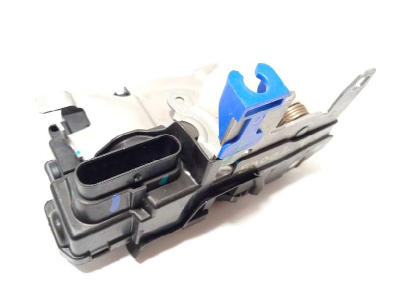 Recambio de cerradura puerta trasera izquierda para lynk&co lynk & co 01 1.5 phev referencia OEM IAM 8891893212  