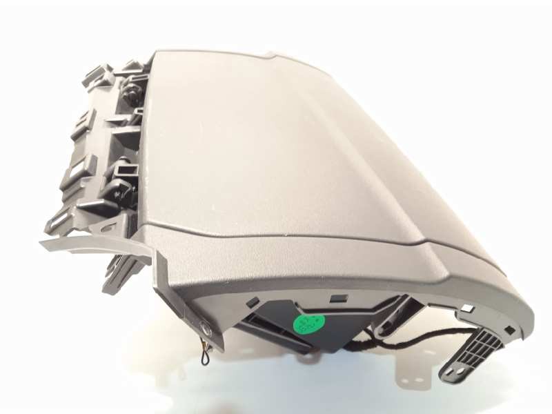 Recambio de guantera para lynk&co lynk & co 01 1.5 phev referencia OEM IAM 8889771952  
