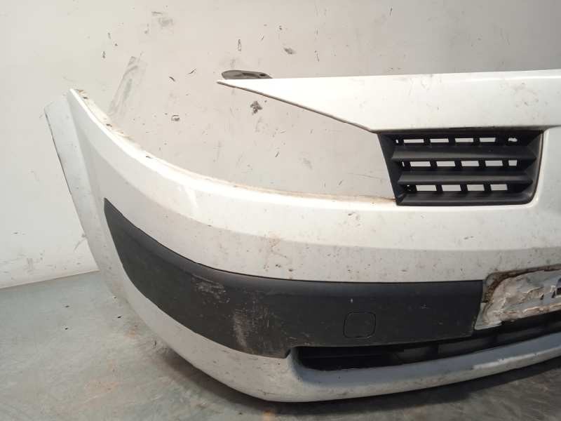 Recambio de paragolpes delantero para renault megane ii berlina 5p 1.5 dci diesel referencia OEM IAM 7701474484  