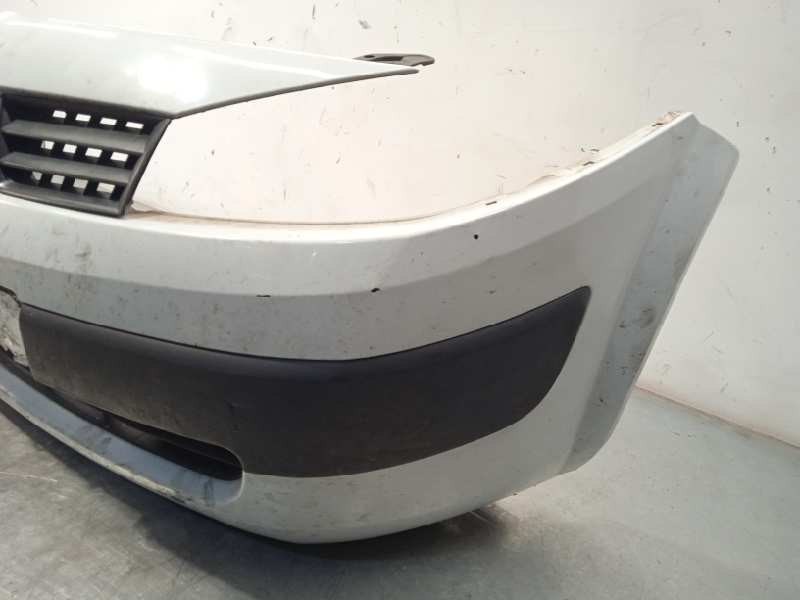 Recambio de paragolpes delantero para renault megane ii berlina 5p 1.5 dci diesel referencia OEM IAM 7701474484  