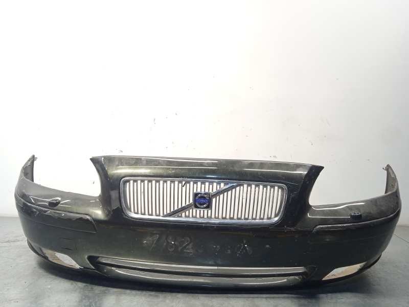 Recambio de paragolpes delantero para volvo v70 familiar 2.4 diesel referencia OEM IAM 39998867  