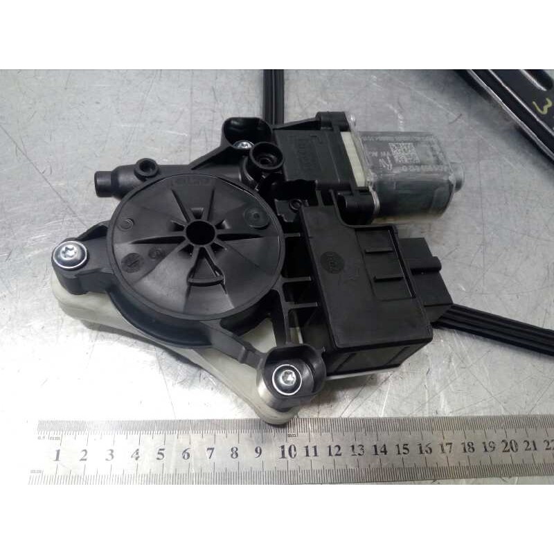 Recambio de elevalunas trasero derecho para seat arona fr referencia OEM IAM 6F0839462A  5Q0959812D