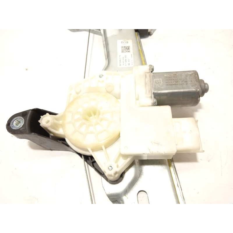 Recambio de elevalunas delantero derecho para renault kadjar 1.3 tce referencia OEM IAM 807206317R  