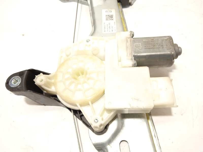 Recambio de elevalunas delantero derecho para renault kadjar 1.3 tce referencia OEM IAM 807206317R  