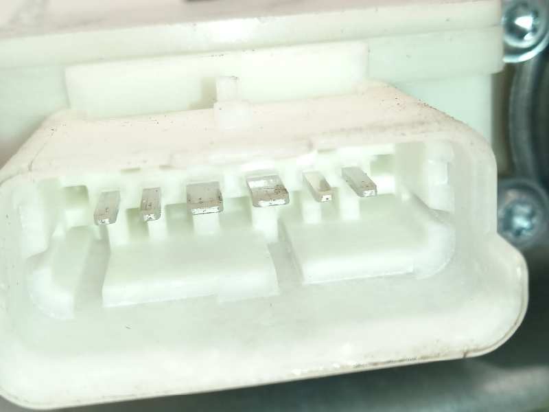 Recambio de elevalunas delantero derecho para renault kadjar 1.3 tce referencia OEM IAM 807206317R  