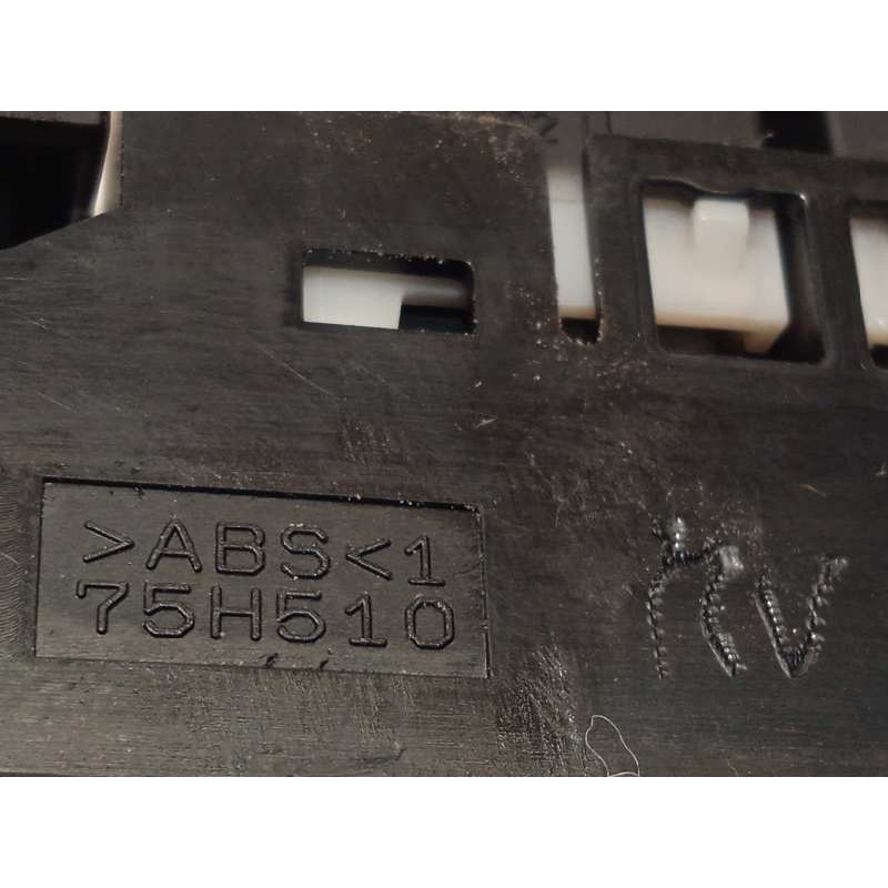 Recambio de mando multifuncion para toyota prius (zvw50) basis referencia OEM IAM 75H510  5101M70C