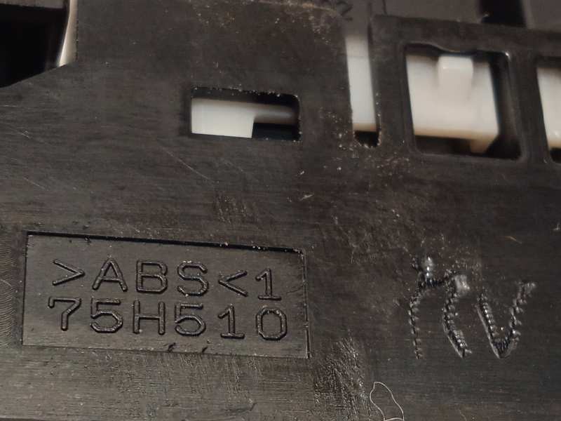 Recambio de mando multifuncion para toyota prius (zvw50) basis referencia OEM IAM 75H510  5101M70C