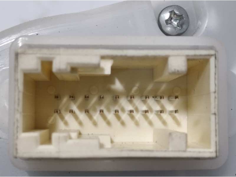 Recambio de cuadro instrumentos para peugeot 208 style referencia OEM IAM 9813848980  