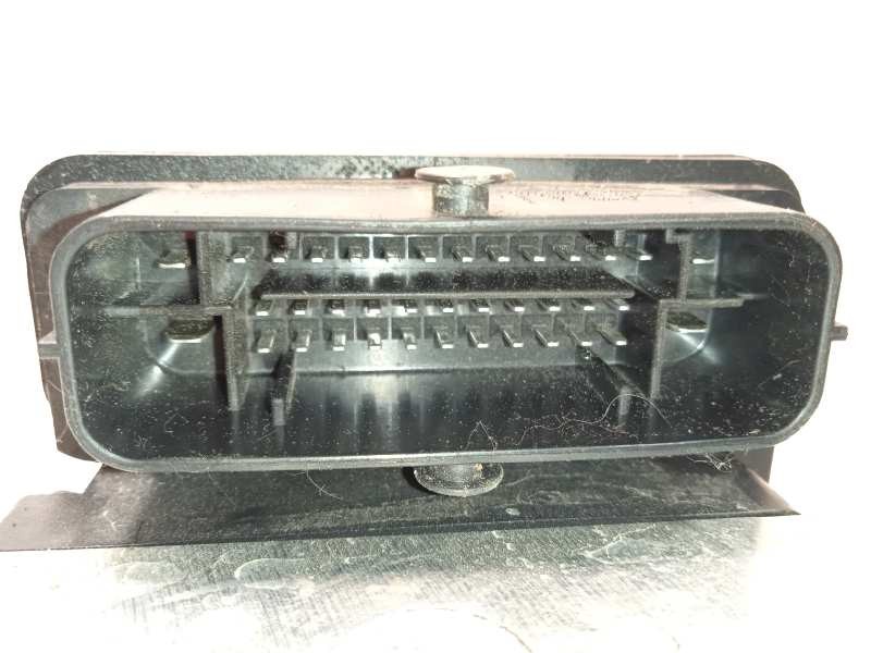 Recambio de abs para hyundai i20 1.2 16v cat referencia OEM IAM 58920C8250 6158945200 C858920550