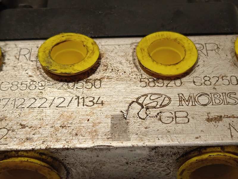 Recambio de abs para hyundai i20 1.2 16v cat referencia OEM IAM 58920C8250 6158945200 C858920550