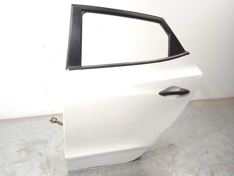 Recambio de puerta trasera izquierda para hyundai ix35 1.6 cat referencia OEM IAM 770032Y001  