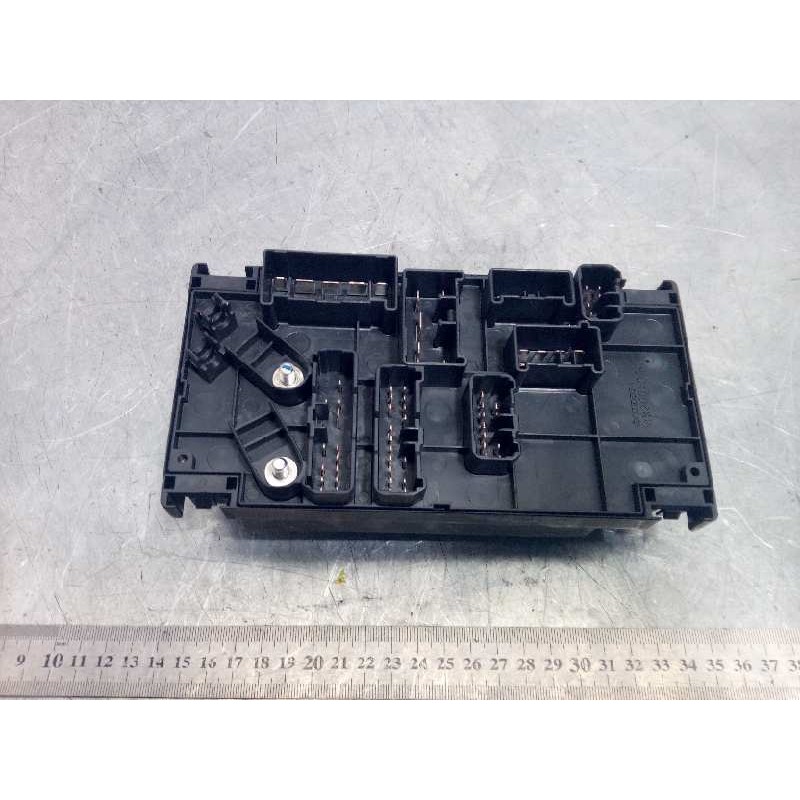 Recambio de caja reles / fusibles para subaru tribeca b9 classic referencia OEM IAM 82231XA04A  