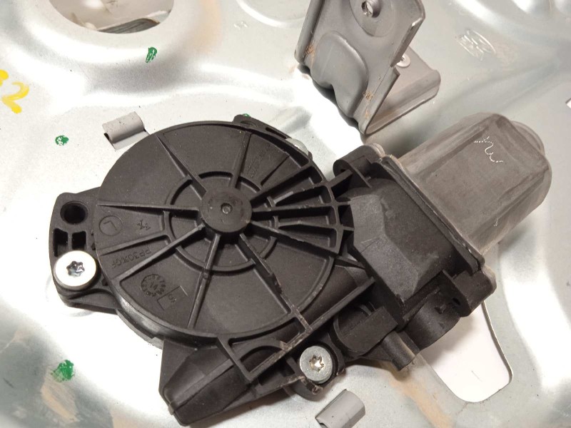 Recambio de elevalunas trasero derecho para hyundai ix35 1.6 cat referencia OEM IAM 834802Y010  814202Y010