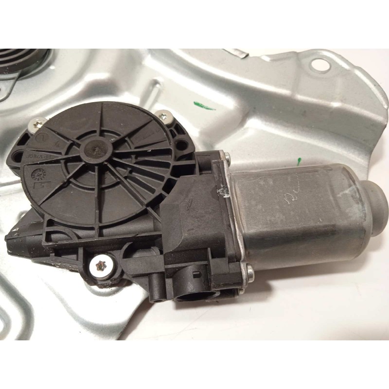 Recambio de elevalunas delantero izquierdo para hyundai ix35 1.6 cat referencia OEM IAM 824702Y000  813102Y000