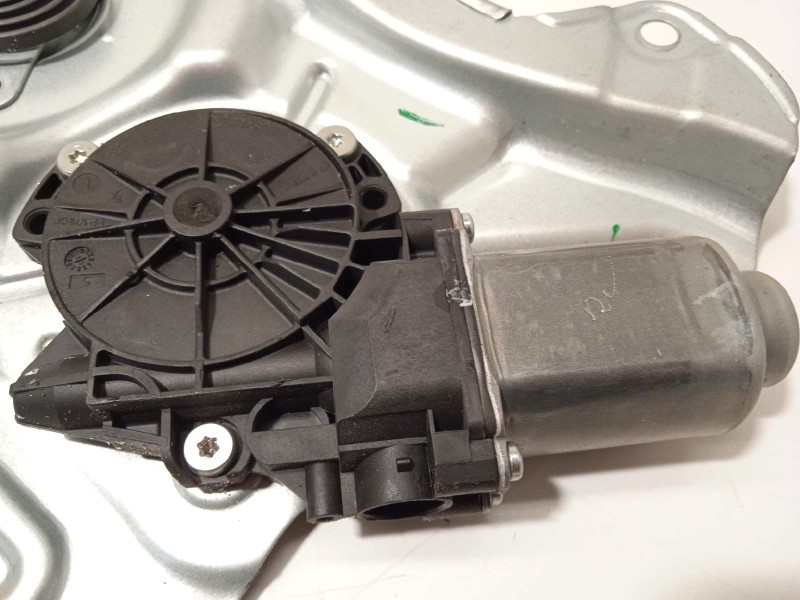 Recambio de elevalunas delantero izquierdo para hyundai ix35 1.6 cat referencia OEM IAM 824702Y000  813102Y000