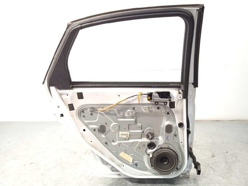 Recambio de puerta trasera izquierda para ford focus lim. (cb4) trend referencia OEM IAM 1702408  